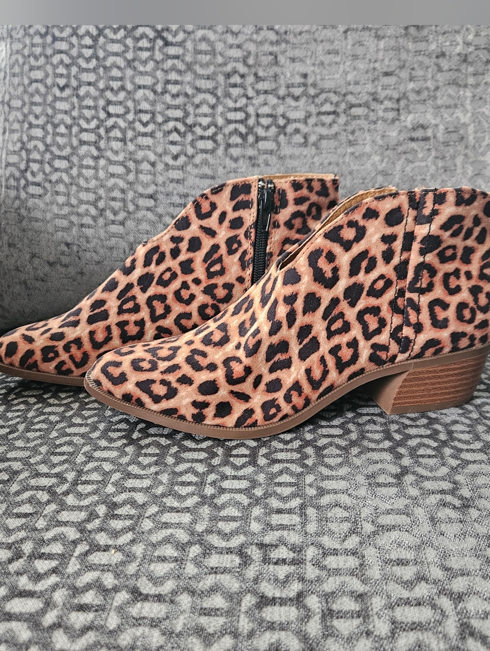 Qupid Women's Leopard Print Ankle Booties, Sz 6, Great Condition